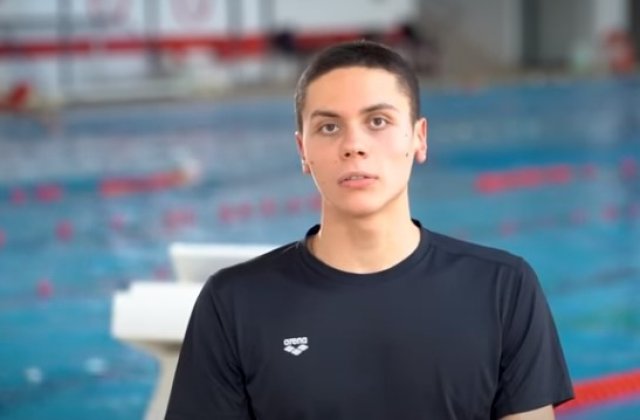 David Popovici, locul 4 la Campionatele Europene &icirc;n bazin scurt. Ce gest a făcut imediat după