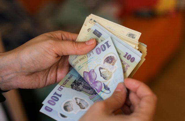 Guvernul propune majorarea salariului minim la 3.700 de lei