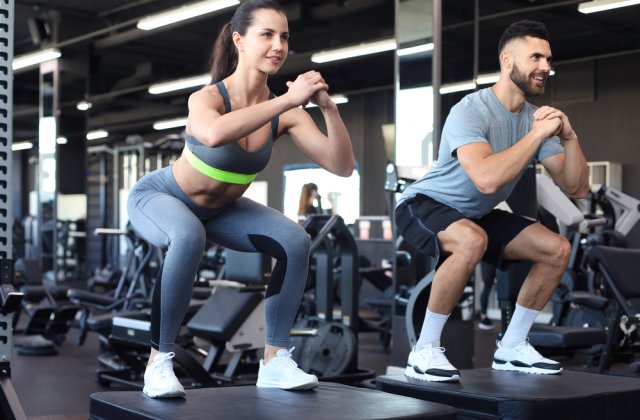 Răm&acirc;i activ și pe timpul iernii: 5 sporturi pe care le poți practica la interior