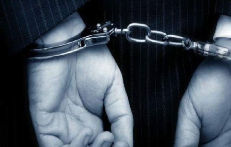 Primarul Pitestiului, Tudor Pendiuc, si trei oameni de afaceri, arestati preventiv