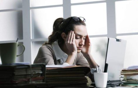 Trei sferturi dintre romani sunt STRESATI din cauza locului de munca