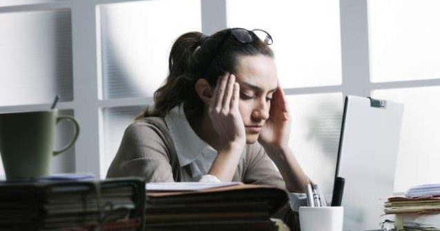 Trei sferturi dintre romani sunt STRESATI din cauza locului de munca