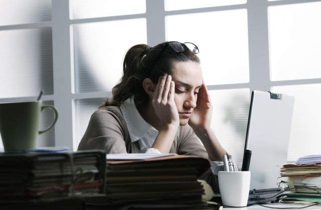 Trei sferturi dintre romani sunt STRESATI din cauza locului de munca