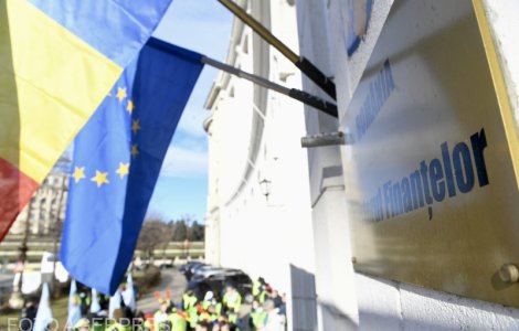 Grevă japoneză în Ministerul Finanțelor, Vamă și ANAF. Angajații sunt nemulțumiți că nu vor primi majorarea salarială de 5%, promisă de Guvern inițial