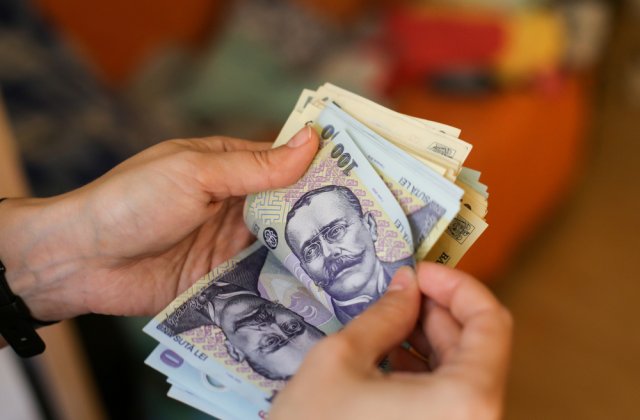 Ce venituri cresc &icirc;n 2024: pensii, salarii profesori, primari și președinți de consilii județene/Crește și punctul de pensie