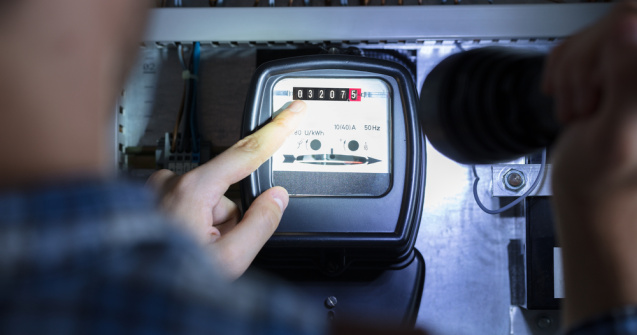 Se scumpește factura la curent. Cât vor plăti românii pentru energia electrică