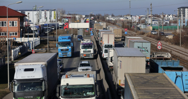 Protestul transportatorilor continuă. Manifestanții au spus că peste 600 de camioane şi 400 de utilaje agricole din toată ţara vor încerca să intre în Capitală