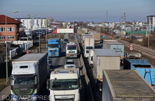 Protestul transportatorilor continuă. Manifestanții au spus că peste 600 de camioane şi 400 de utilaje agricole din toată ţara vor &icirc;ncerca să intre &icirc;n Capitală 