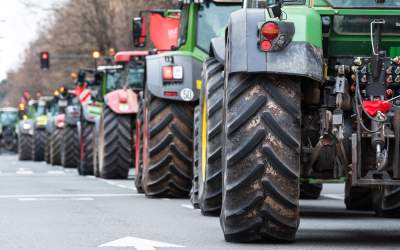 Ziua 8 de proteste ale...