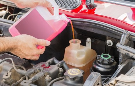 Ce lichide să verifici și să schimbi la mașina ta, pentru a evita...