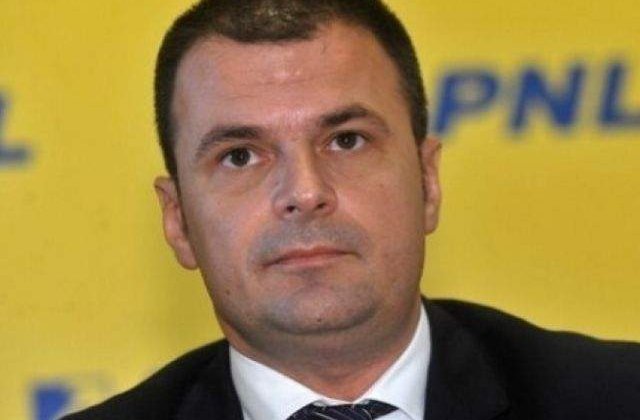 Deputatul PNL Mircea Rosca, suspectat de DNA ca ar fi luat mita