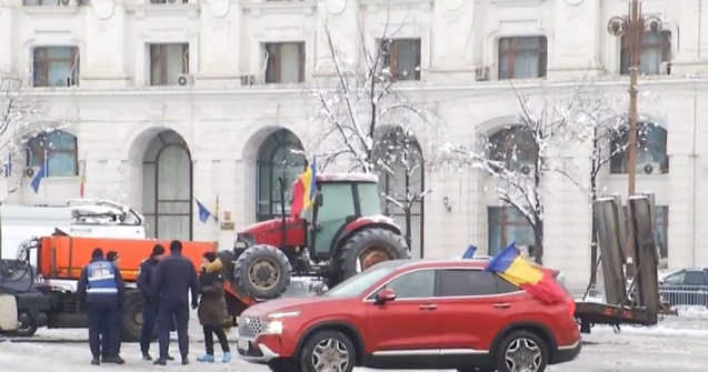Protestul de trei zile al fermierilor şi transportatorilor începe astăzi în Piața Constituției