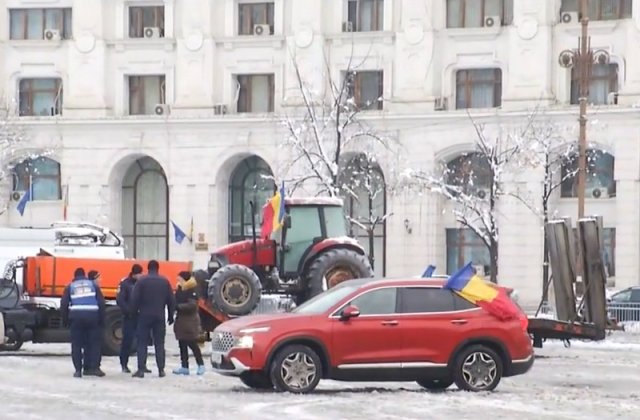 Protestul de trei zile al fermierilor şi transportatorilor &icirc;ncepe astăzi &icirc;n Piața Constituției