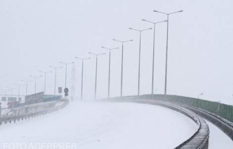 ANM: Trei județe, sub avertizări cod portocaliu de vreme severă. Rafale de peste 120 km/h la munte