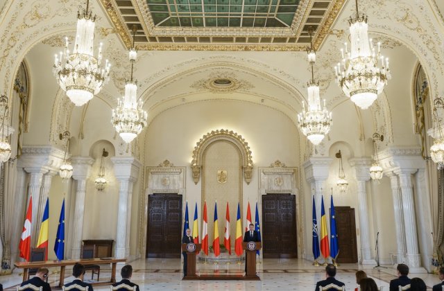 INSCOP: Mai mult de jumătate dintre rom&acirc;ni preferă un candidat independent la Preşedinţie. Doar 31% vor o femeie la Cotroceni