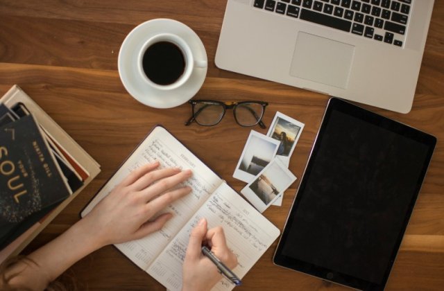 Cum influențează tehnologia echilibrul dintre viața profesională și cea personală &icirc;n mediul de afaceri rom&acirc;nesc