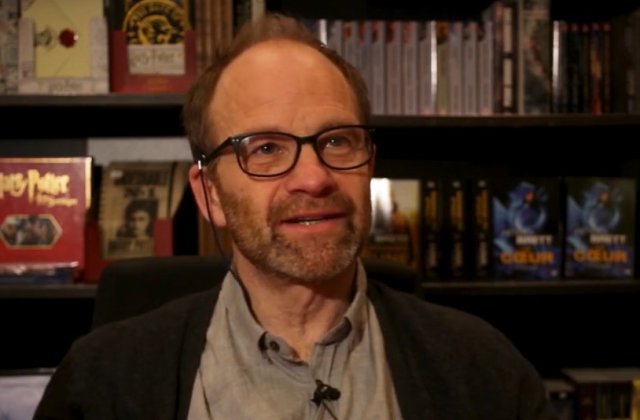 Tatăl lui Harry Potter vine &icirc;n premieră la Comic Con. Actorul Adrian Rawlins vine &icirc;n București &icirc;n aprilie