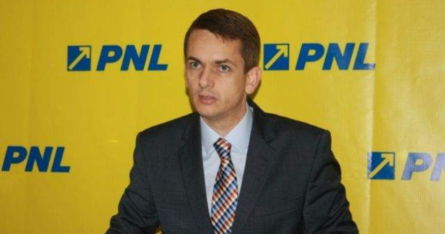 Senatorul Akos Mora s-a autosuspendat din PNL