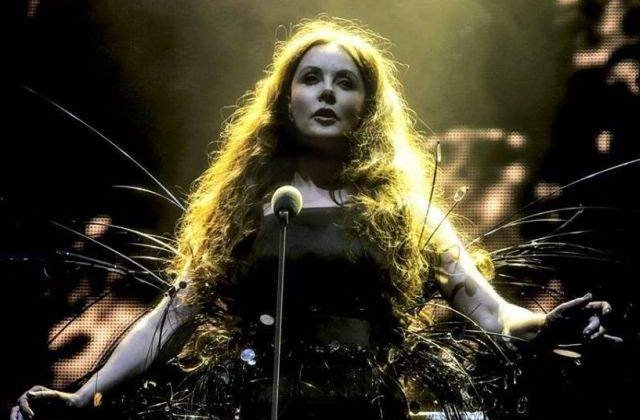 Sarah Brightman a stralucit la Sala Palatului si a cucerit publicul prin voce si atitudine