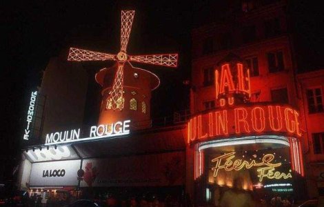 Dansatorii de la Moulin Rouge au stabilit trei recorduri mondiale