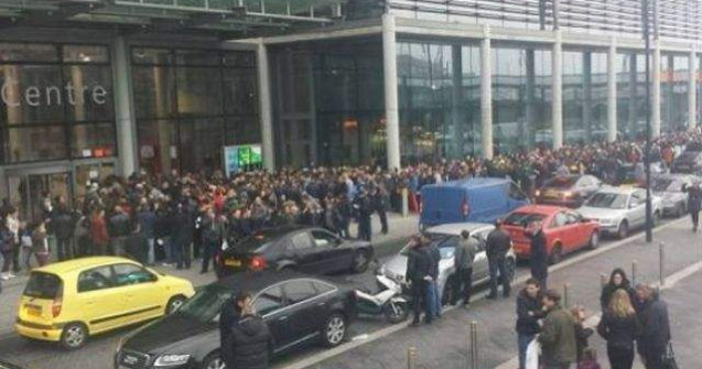 ZECI DE MII de romani din diaspora stau la coada pentru a vota