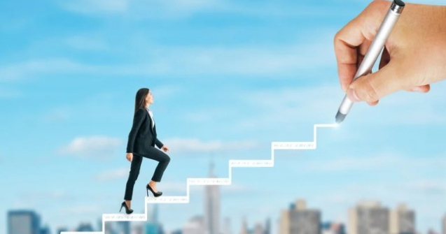 Secretele succesului: Ce calități au femeile de carieră și cum gestionează echilibrul între viața profesională și cea personală