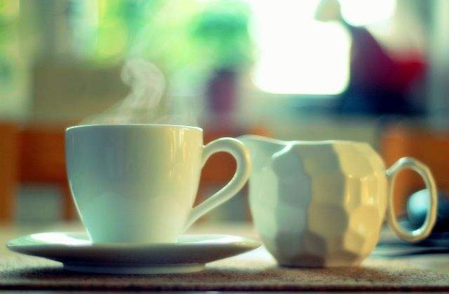 Nu-l vei mai ARUNCA! TOP 10 beneficii ale zatului de cafea