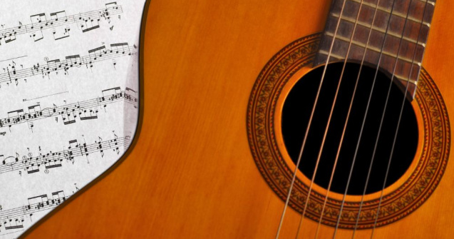 Care sunt cele mai bune accesorii și echipamente complementare pentru o chitară