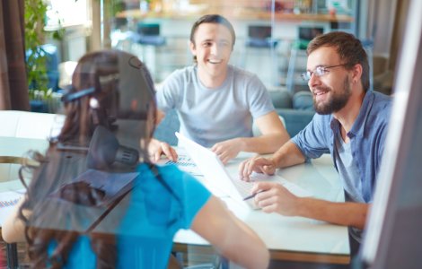 4 motive pentru care angajații încep să se întoarcă în spațiile de birouri