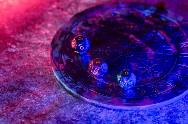 Astrologia ta personală: Descoperă căile cosmice către succes și fericire &icirc;n funcție de zodie 