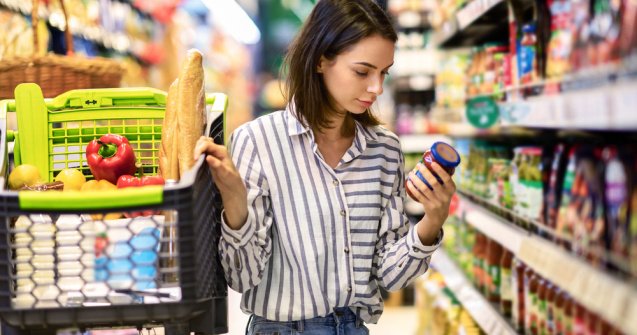 Cum să-ți planifici lista de cumpărături pentru o dietă echilibrată? Ponturi pentru a alege inteligent de pe raft