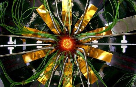 Fizicienii de la CERN au descoperit doua noi particule