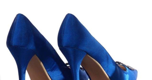 Barbatii, mai dispusi sa le ajute pe femeile care poarta pantofi cu toc inalt