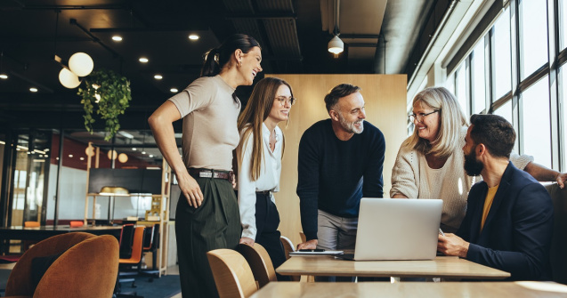 4 moduri de a încuraja angajații să lucreze eficient în echipă