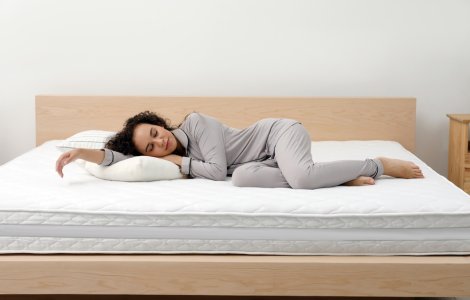 Ce înseamnă o saltea ortopedică și cui se recomandă?