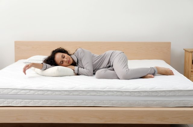 Ce &icirc;nseamnă o saltea ortopedică și cui se recomandă?