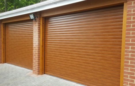 Pentru protecția bunurilor și a mașinii tale alege o ușă de garaj tip rulou