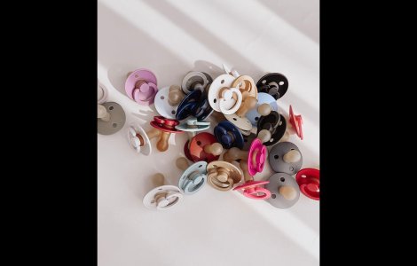 Cum să alegi suzetele potrivite pentru nevoile bebelușului tău, află de aici