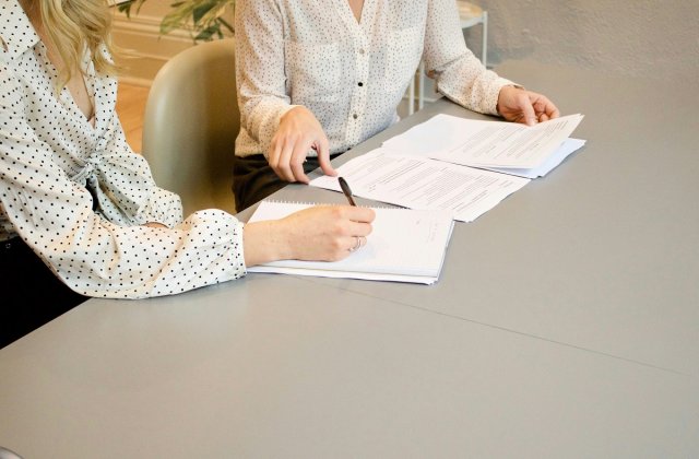 De ce e o așa mare diferență &icirc;ntre competențele dob&acirc;ndite &icirc;n timpul studiilor universitare și cerințele angajatorilor