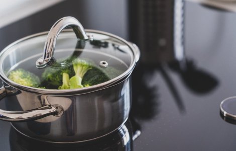 Top seturi de oale indispensabile din bucătărie