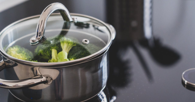 Top seturi de oale indispensabile din bucătărie