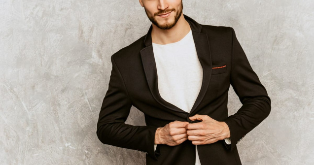 Garderoba bărbatului modern: piesele esențiale pentru un stil impecabil