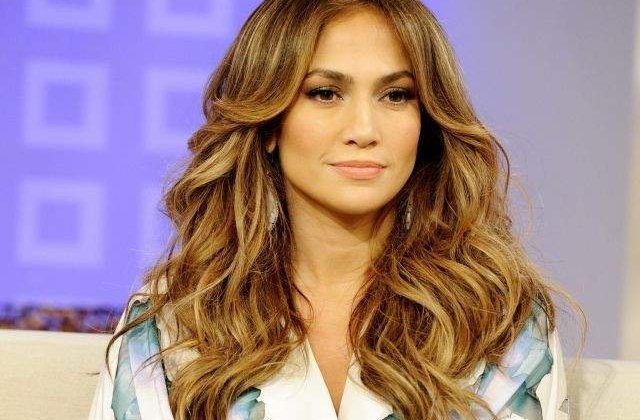 Jennifer Lopez evita celulita cu ajutorul unei tehnici de exfoliere pe baza de diamante