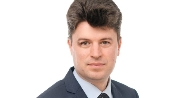 Preotul care a investit 10 milioane de euro într-o fabrică de detergent