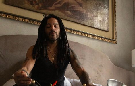 Cameră de hotel neobișnuită cerută de Lenny Kravitz pentru UNTOLD – Află detaliile!