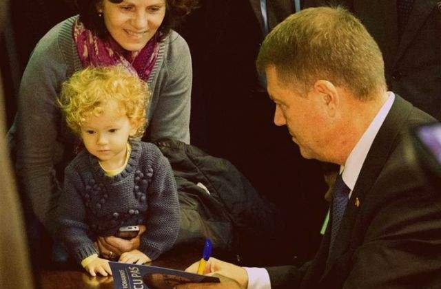 Autobiografia lui Iohannis, aproximativ 8.000 de exemplare vandute