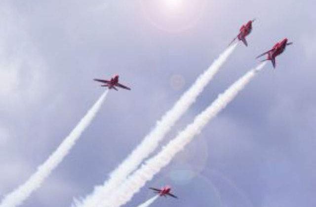 Rusia a trimis 14 avioane de vanatoare in Crimeea
