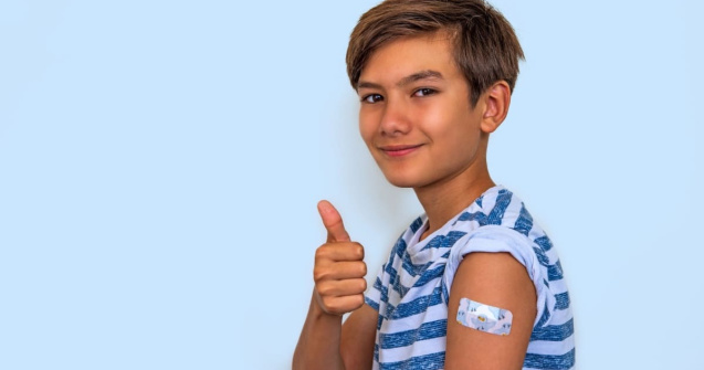 3 motive să îți vaccinezi fiul împotriva virusului HPV