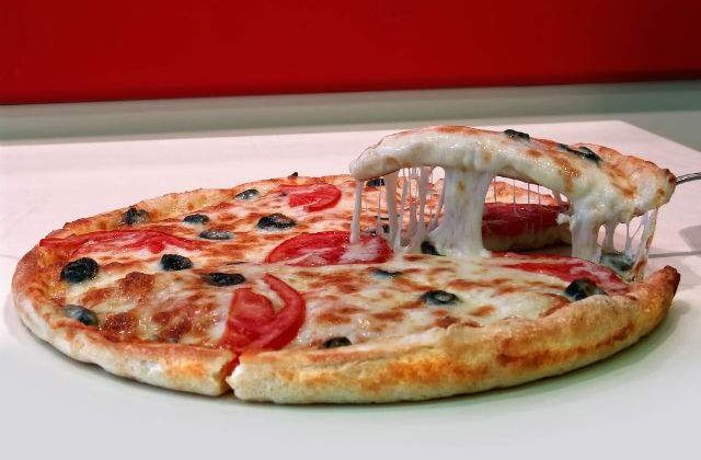 Angajatii care isi urasc locurile de munca sunt mai predispusi ingrasarii