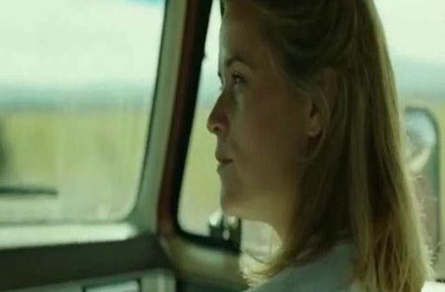 [Video] Fiica lui Reese Witherspoon este RUSINATA de scenele nud ale mamei sale